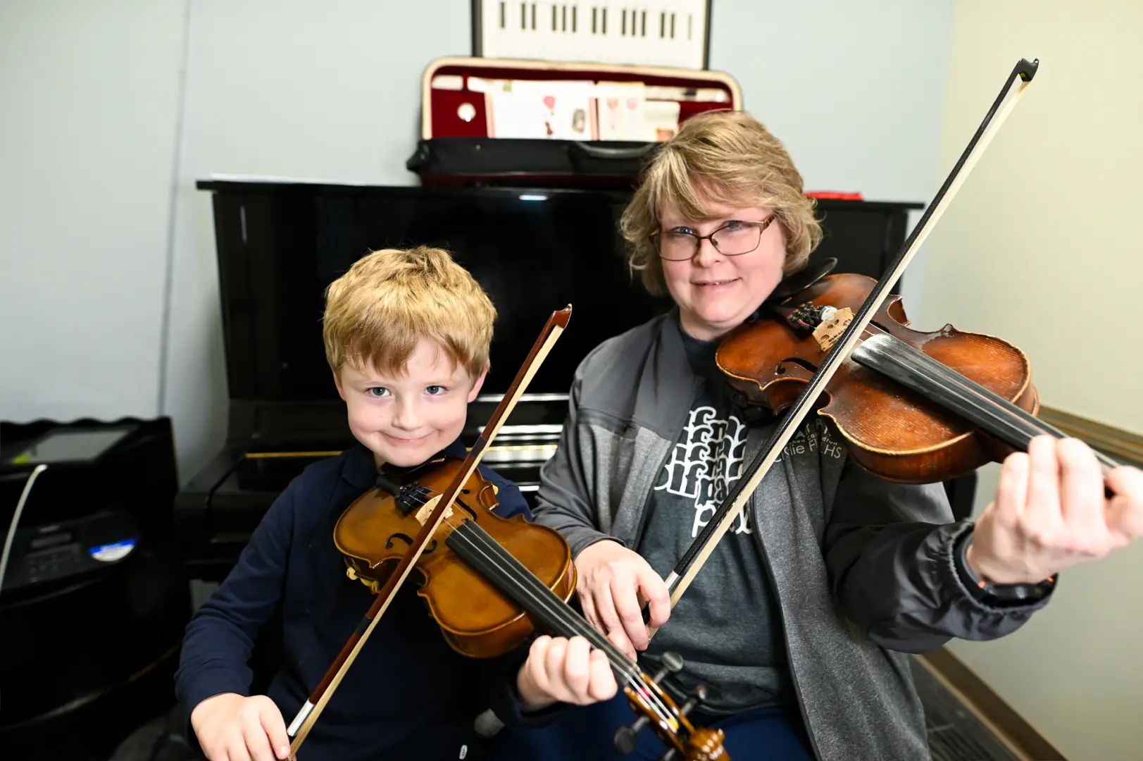 Young girl age 12 taking violin lessons in Mandeville, LA